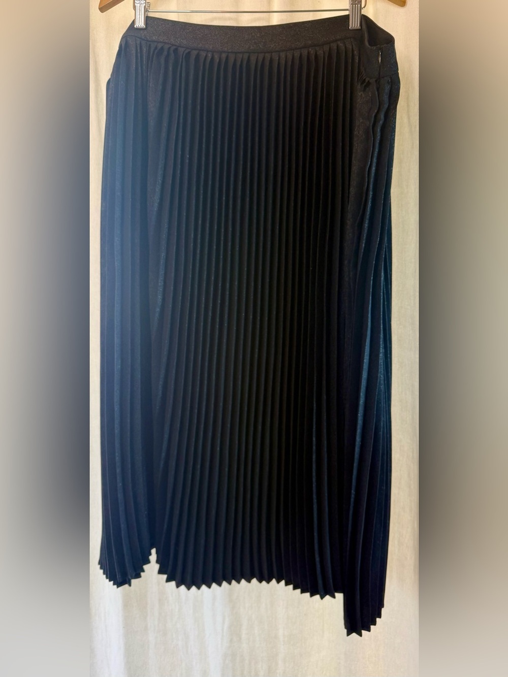 ✨Ming Wang Black Accordion Pleated A-Line Midi Skirt with Gold Sparkle 🪗